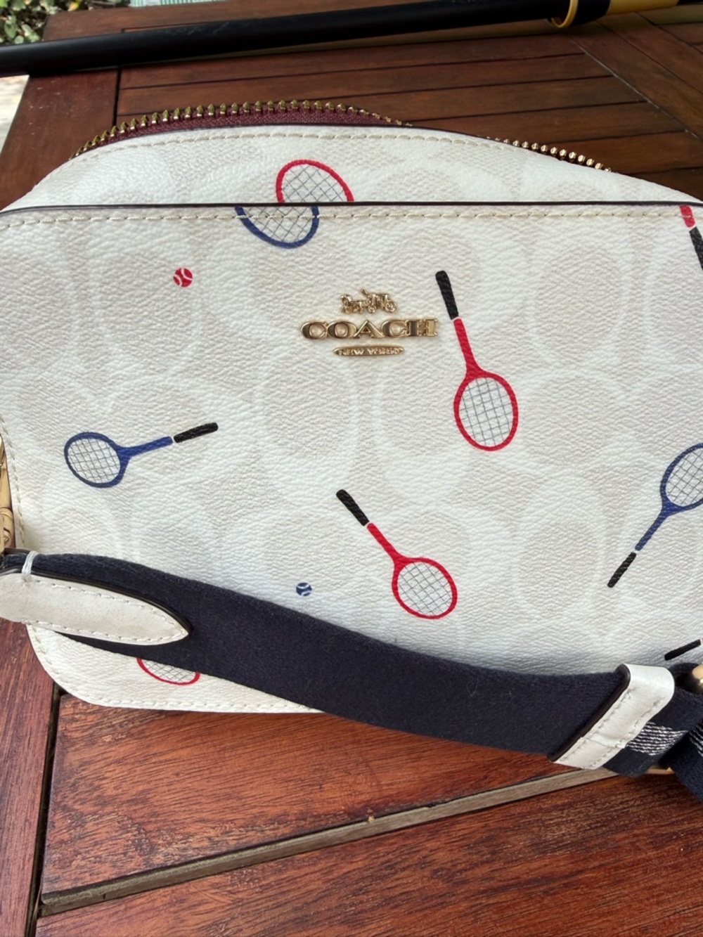Tennis Enthusiasts - Coach White signature Crossbody with Tennis Print - Picture 3 of 7